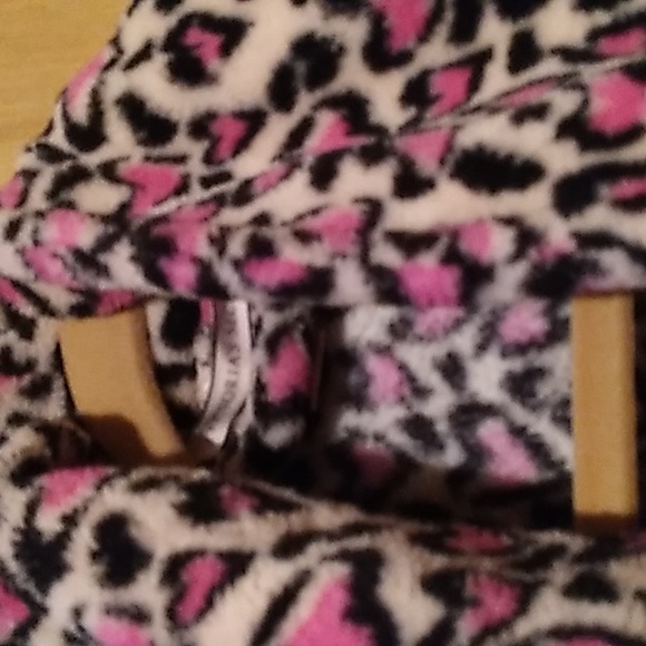 Victoria Secret PINK heart fleece robe with belt #pockets - Picture 4 of 8